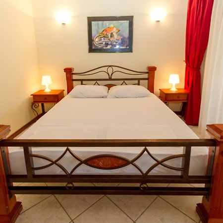 Milan'S Apartments Sveti Stefan Room photo
