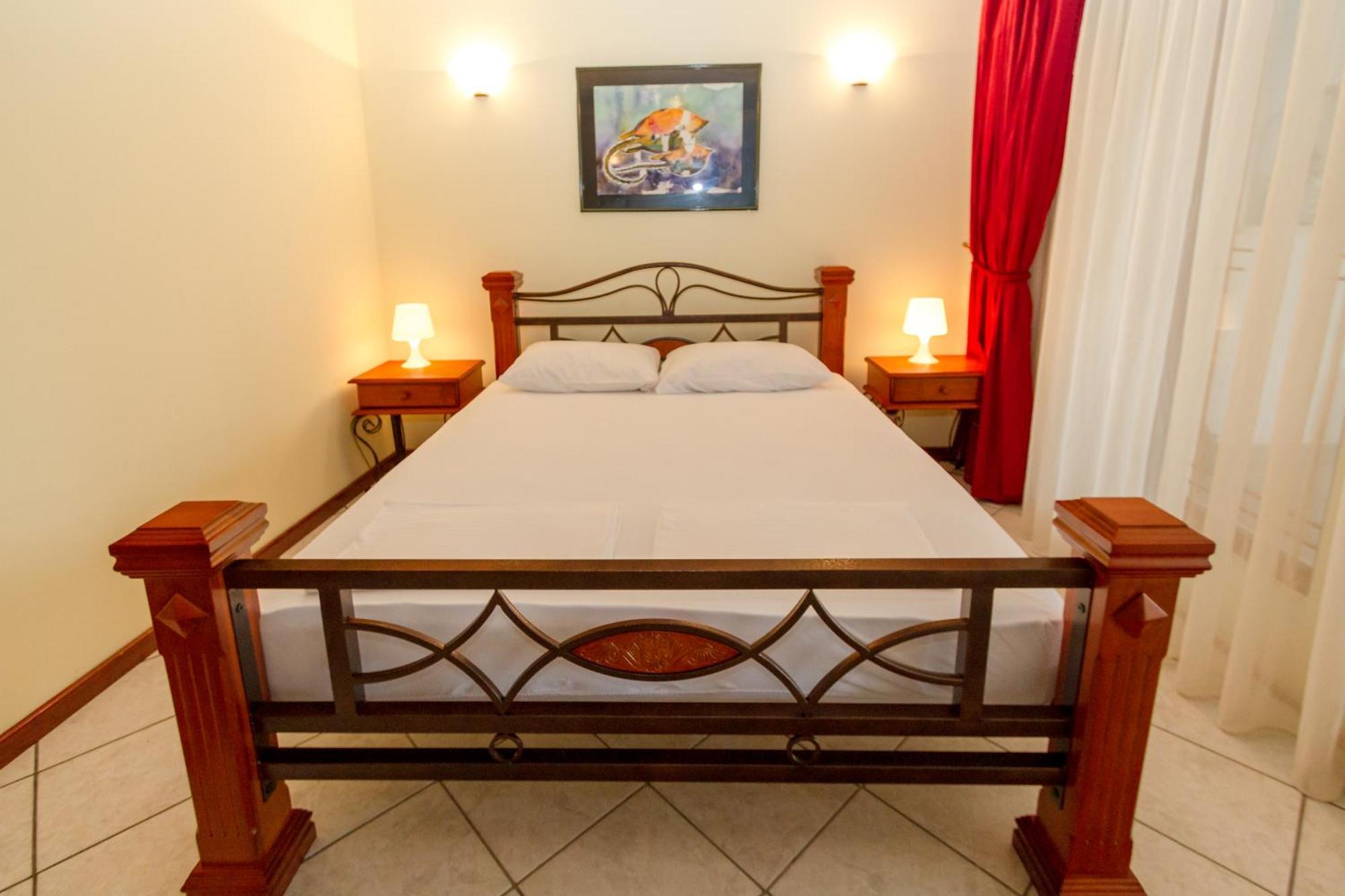 Milan'S Apartments Sveti Stefan Room photo