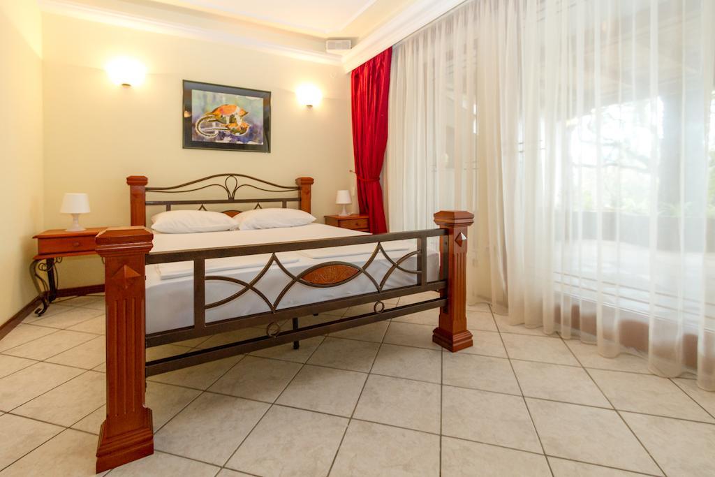 Milan'S Apartments Sveti Stefan Room photo