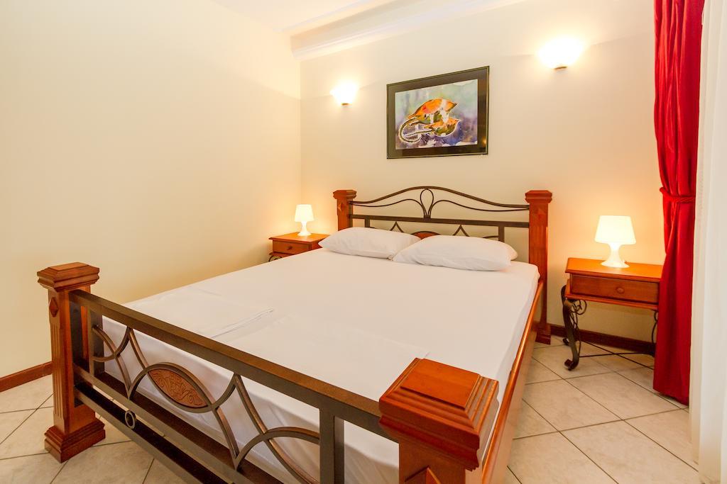 Milan'S Apartments Sveti Stefan Room photo